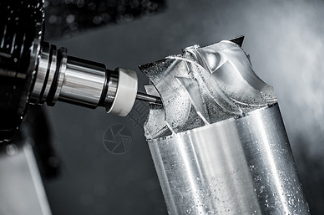 विनिर्माण प्रक्रिया में हीट ट्रीटमेंट प्रक्रिया का स्थान कहाँ है?